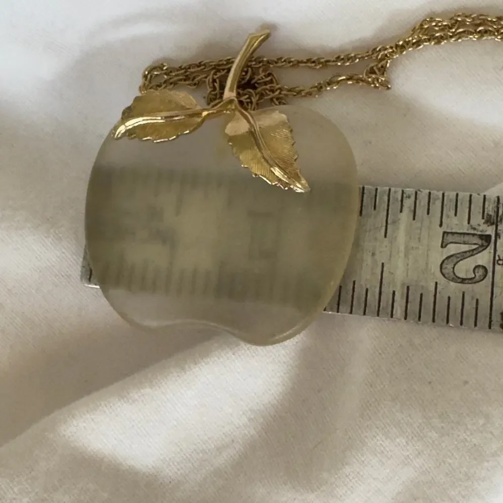 Vintage Avon Frosted Apple Pendant Necklace Gold tone Accent & 28” Chain Signed